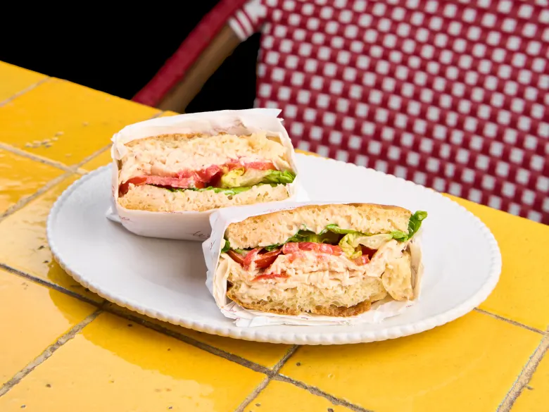Focaccia ayam caesar