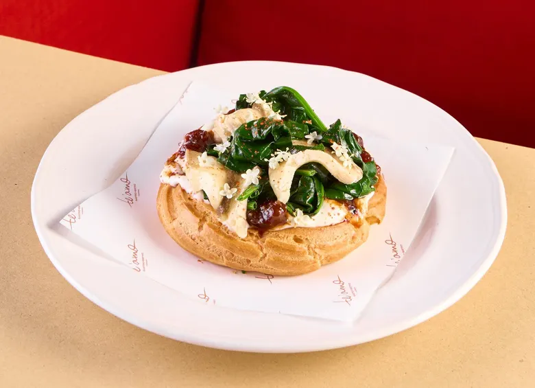Windbeutel mit Trüffel-Brie